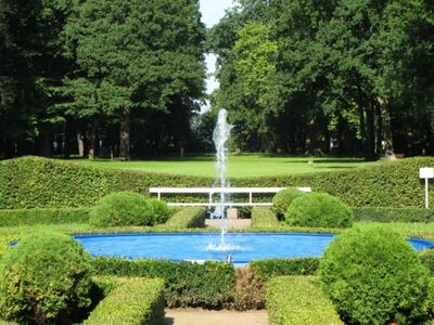 park-mit-brunnen_1824929600225